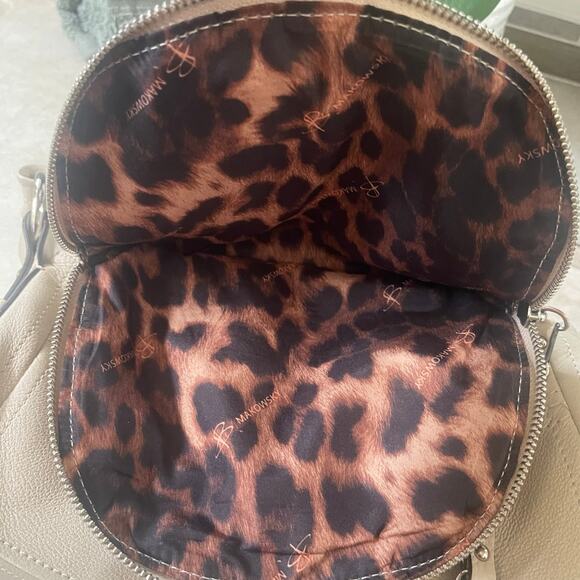 B. Makowsky crossbody bag creamy beige - Picture 2 of 11